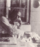Alfred Meth am Schreibtisch