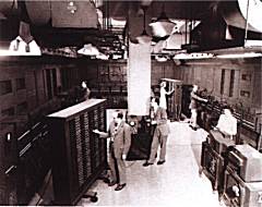 Erster Rhrenrechner ENIAC von Eckert und Mauchly