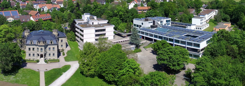 Schenk-von-Limpurg-Gymnasium, Schloss-Realschule, Parkschule, Schlosspark, Rathaus. Luftbild  Clemens Weller