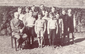 Die jdische Religionsklasse 1936 im Garten vor der Synagoge